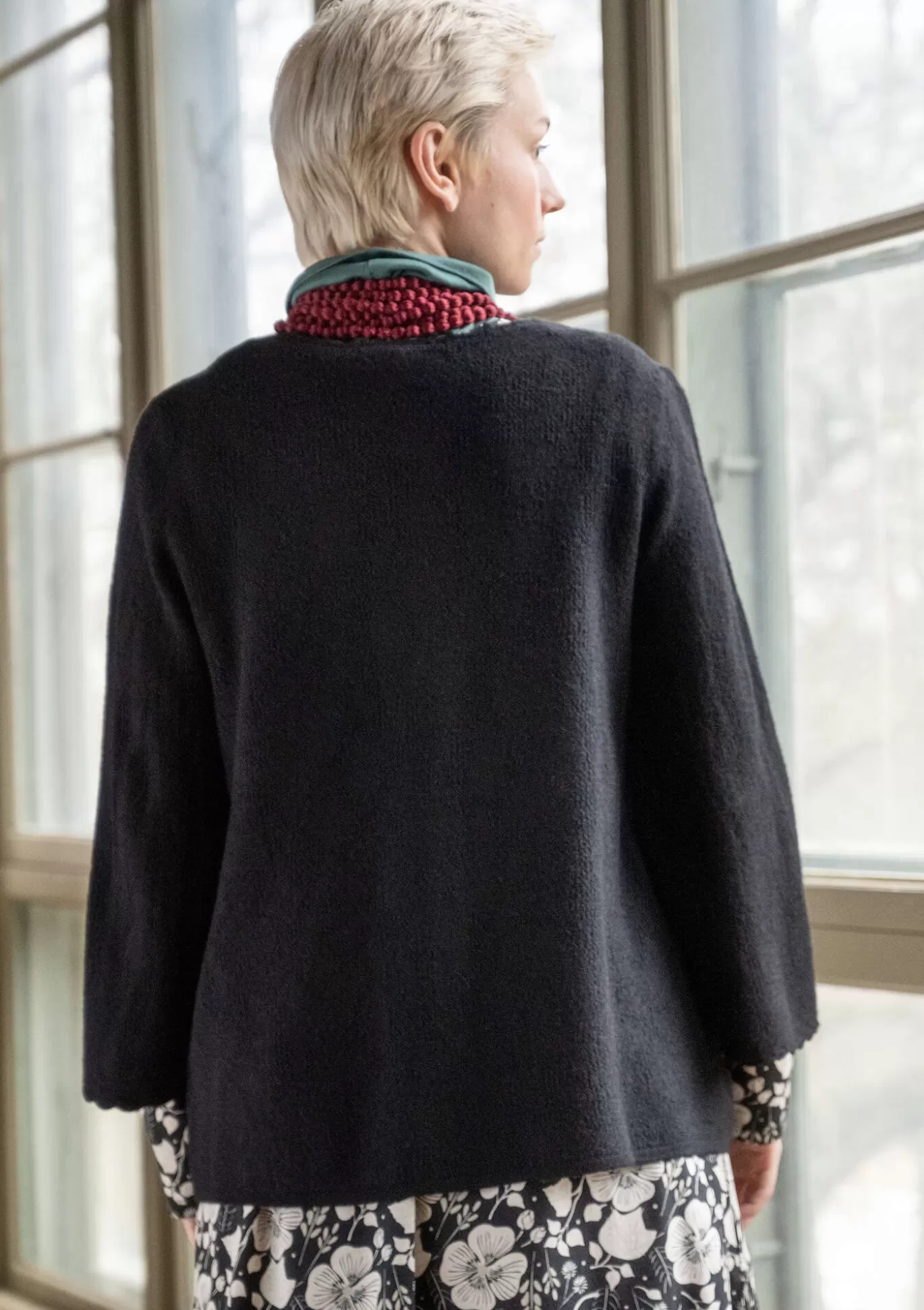 Gudrun Sjödén Pointellekofta "Blomstra" i filtad ull Svart New