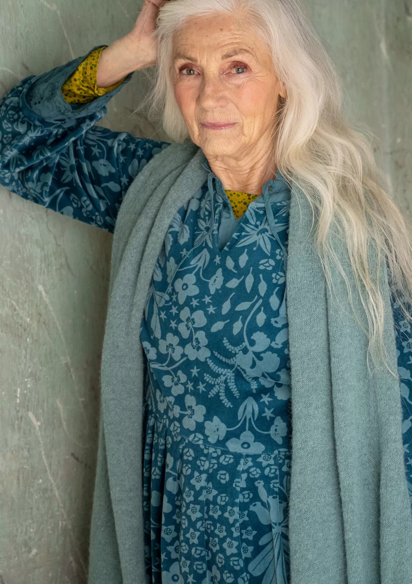 Gudrun Sjödén Stickad halsduk i alpackamix Malört Online