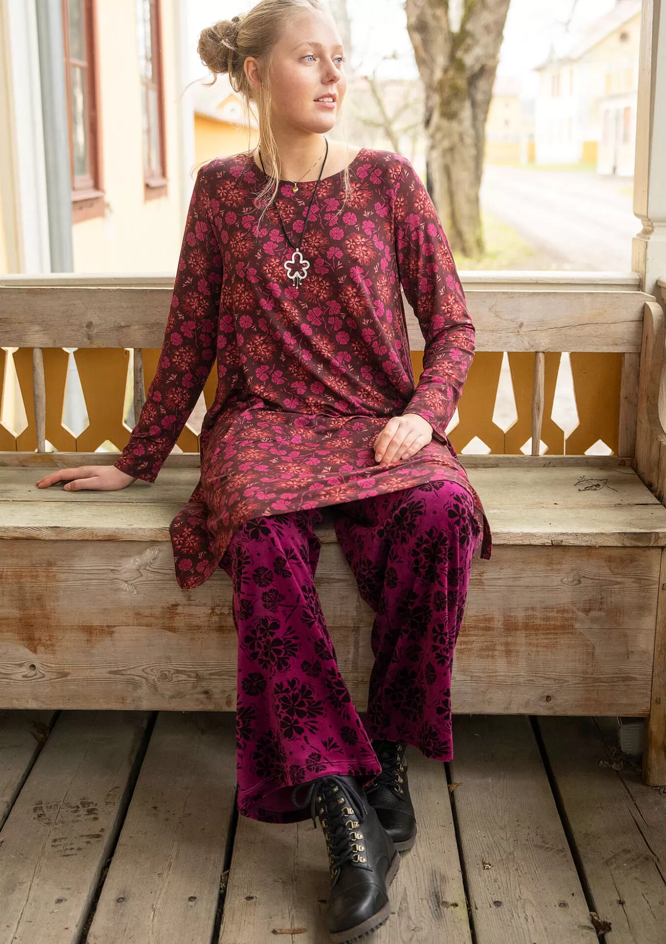 Gudrun Sjödén Velourbyxa "Selma" i ekologisk bomull/återvunnen polyester Vindruva Best
