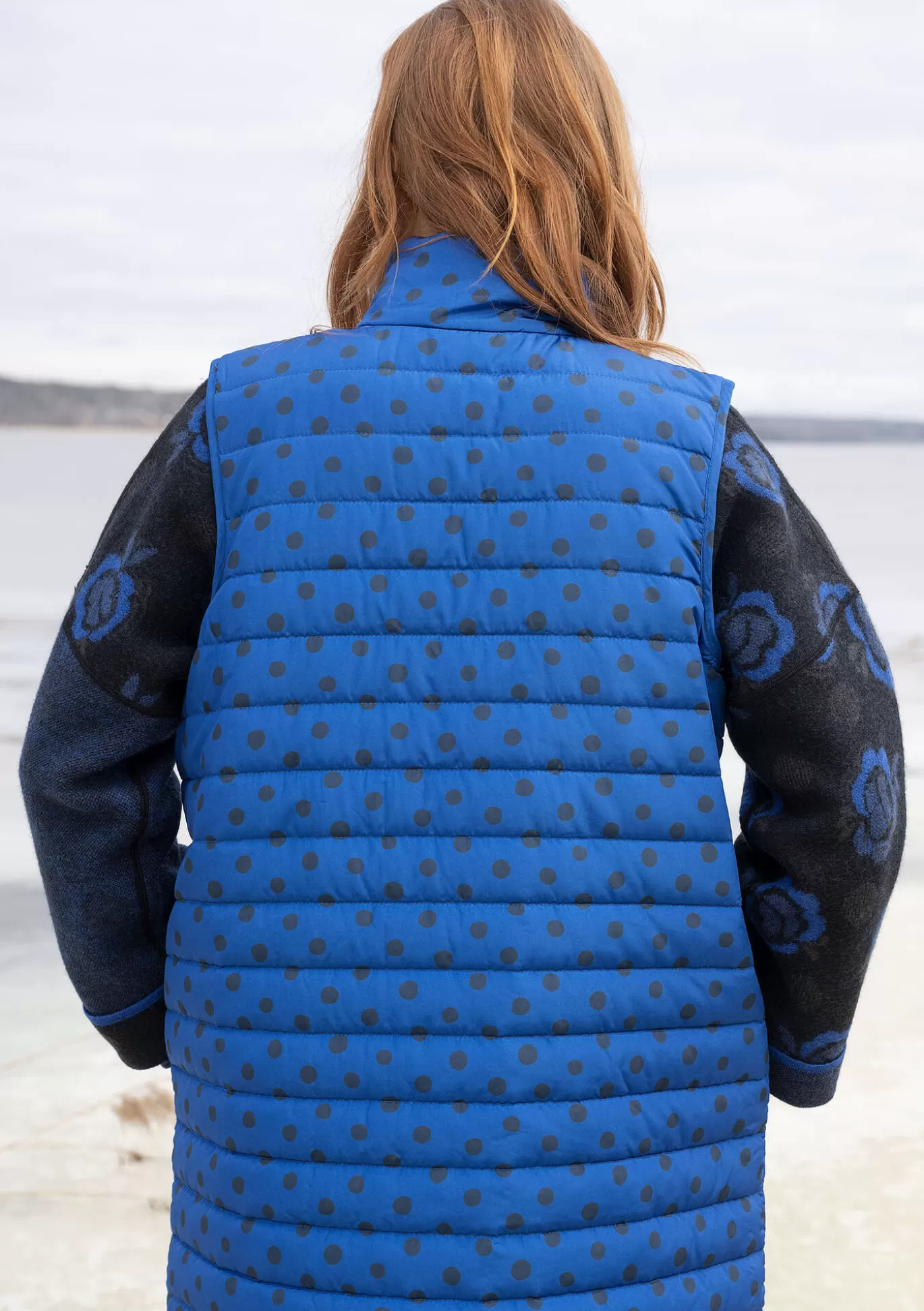 Gudrun Sjödén Väst "Susan" i återvunnen polyester Kleinblå New