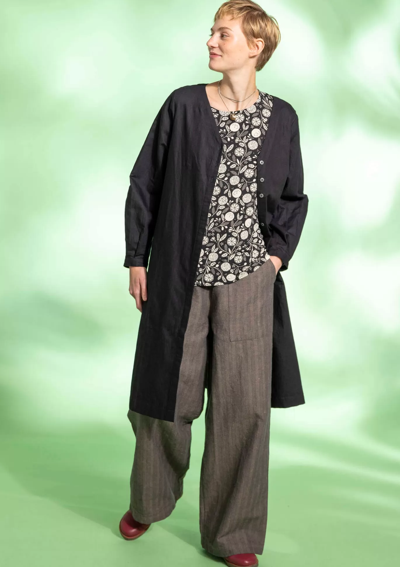 Gudrun Sjödén Vävd klänning i ekologisk bomull/lin Svart Fashion